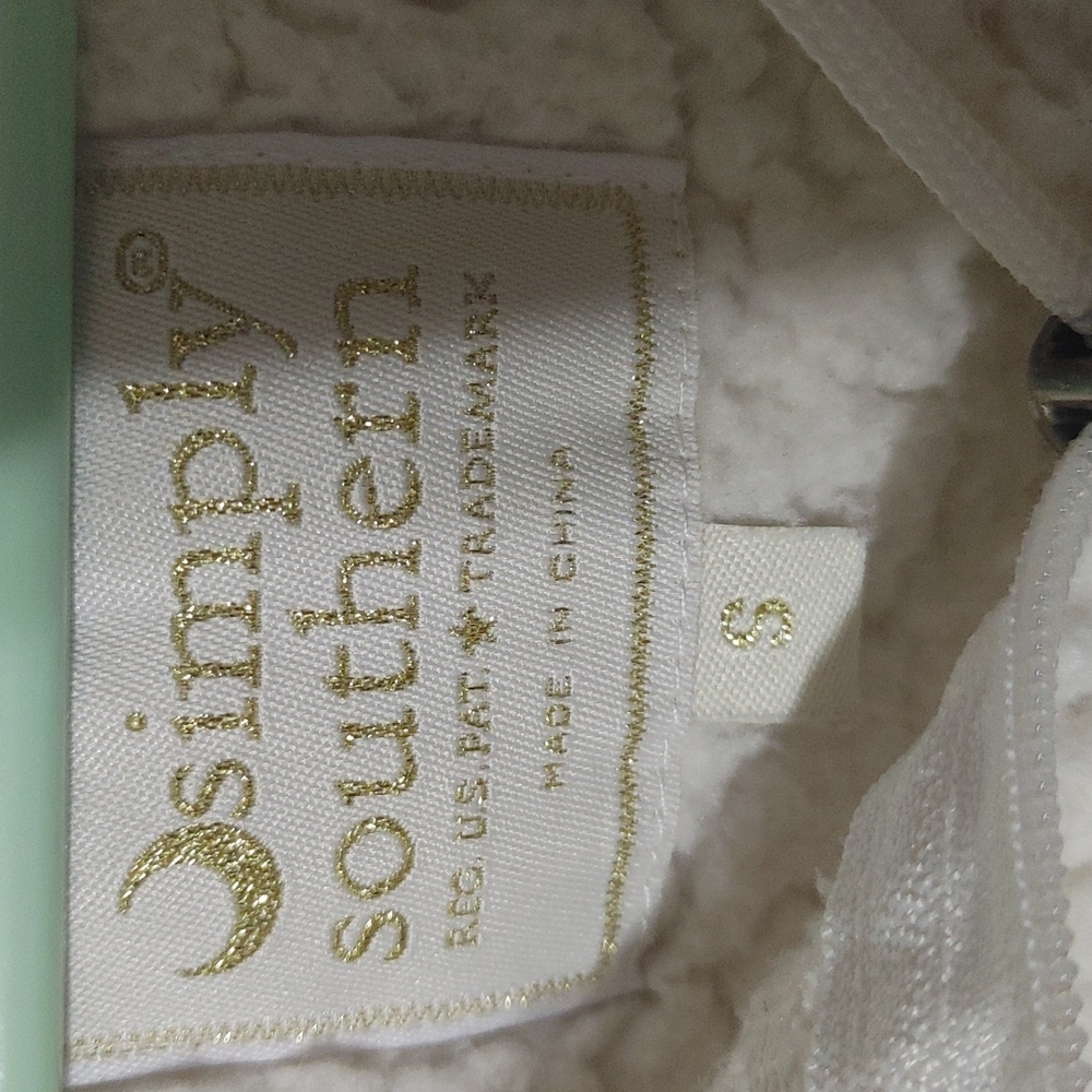 Simply Southern pull over fleece hoodie. Size small. - Picture 2 of 5